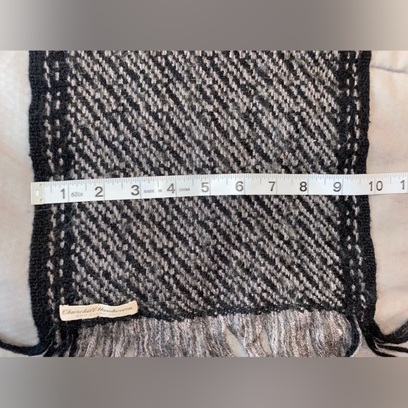 Churchill handwoven scarf - Picture 4 of 4